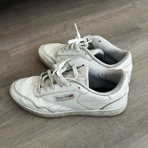 Reeboks women club sneaker